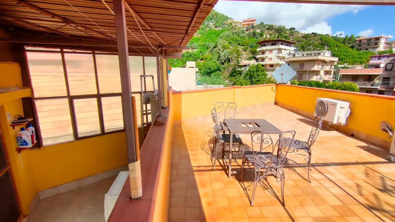 Villa Casa Soprano Da Anita à Messine Extérieur photo